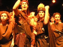 Spartacus, Omnia en hun leger in opstand (2006)